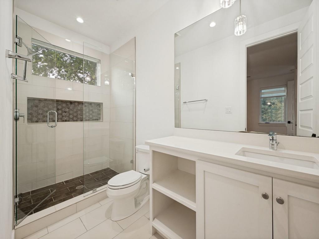 566 Hambrick Road Dallas, TX 75218 - Photo 6 of 25 Gallery Image 6