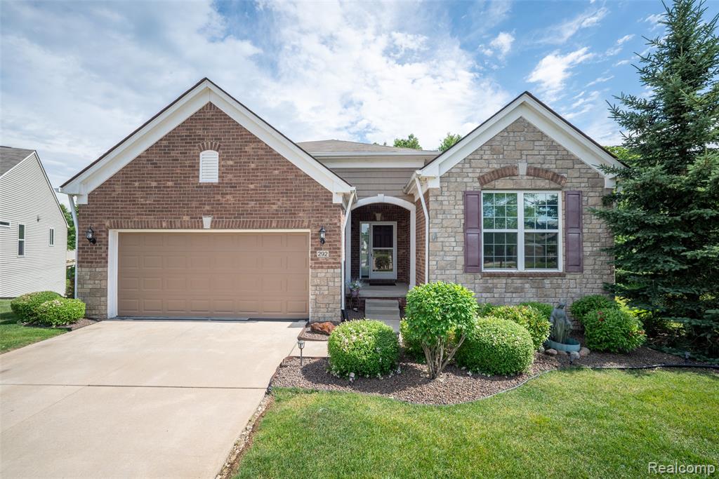 292 Bryce Court Howell, MI 48843 - Photo 2 of 34
