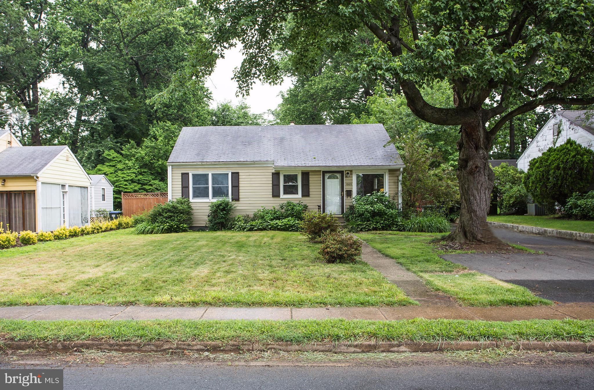 1921 Griffith Road Falls Church, VA 22043 - Photo 3 of 28 Exterior (Front)