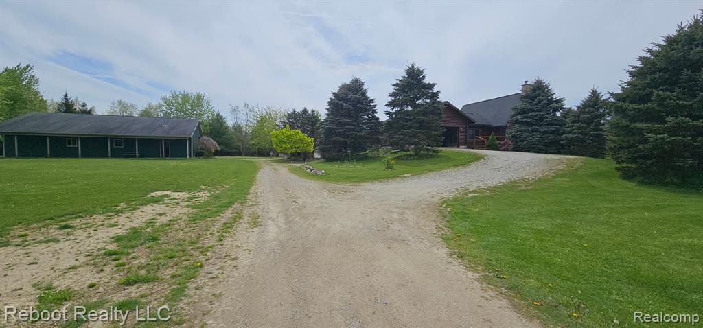 12935 Metcalf Road Emmett, MI 48022 - Photo 4 of 54