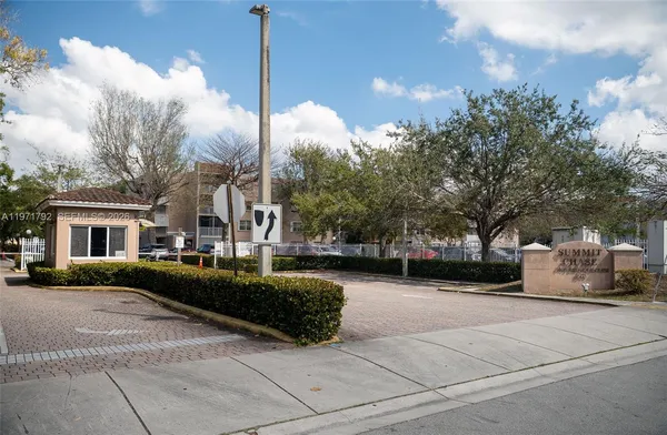 $2,400 | 8421 Northwest 8th Street, Unit 203, Miami, FL 33126