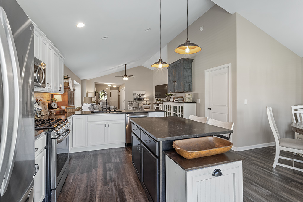 25632 South Riley Erin Road Manhattan, IL 60442 - Photo 7 of 24 Gallery Image 7