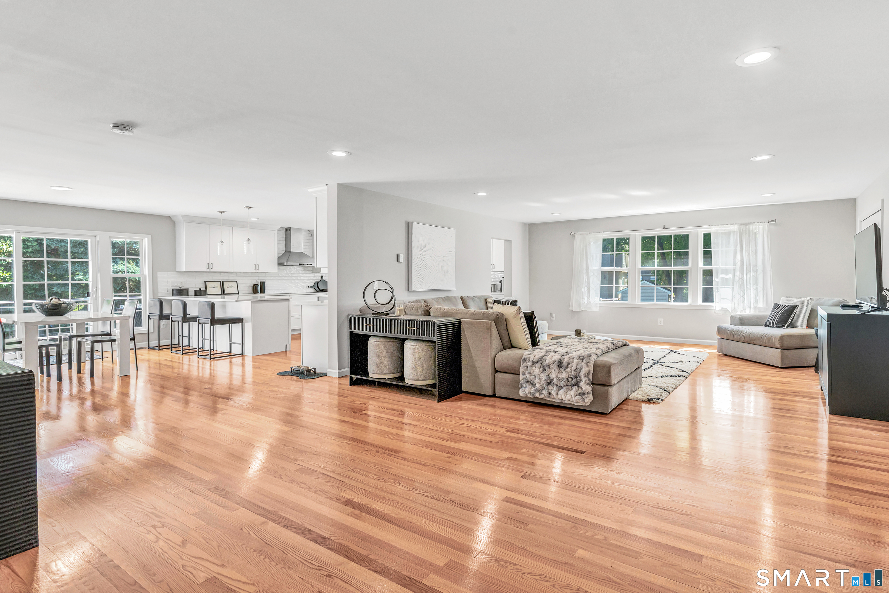 26 Westwood Road Trumbull, CT 06611 - Photo 16 of 40