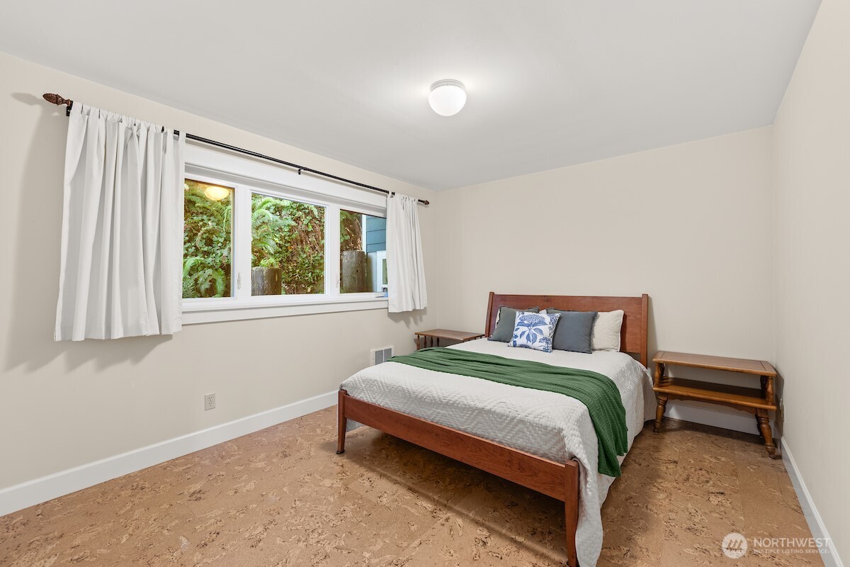 27826 Manzanita Beach Road Southwest Vashon, WA 98070 - Photo 12 of 31 Gallery Image 12