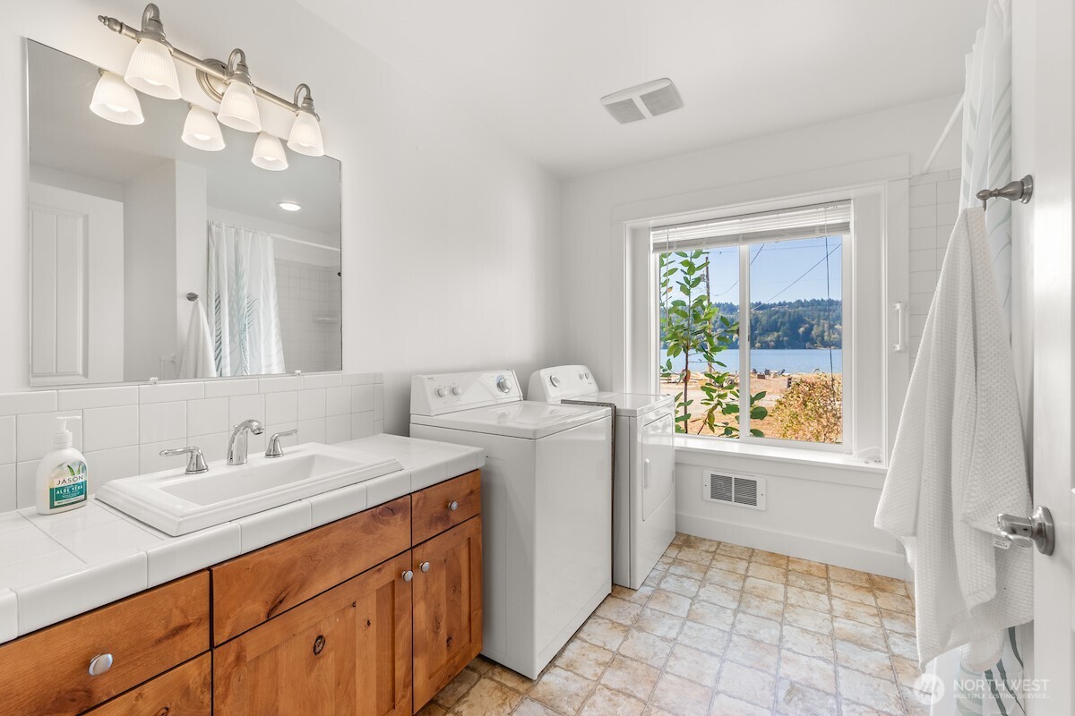 27826 Manzanita Beach Road Southwest Vashon, WA 98070 - Photo 15 of 31 Gallery Image 15