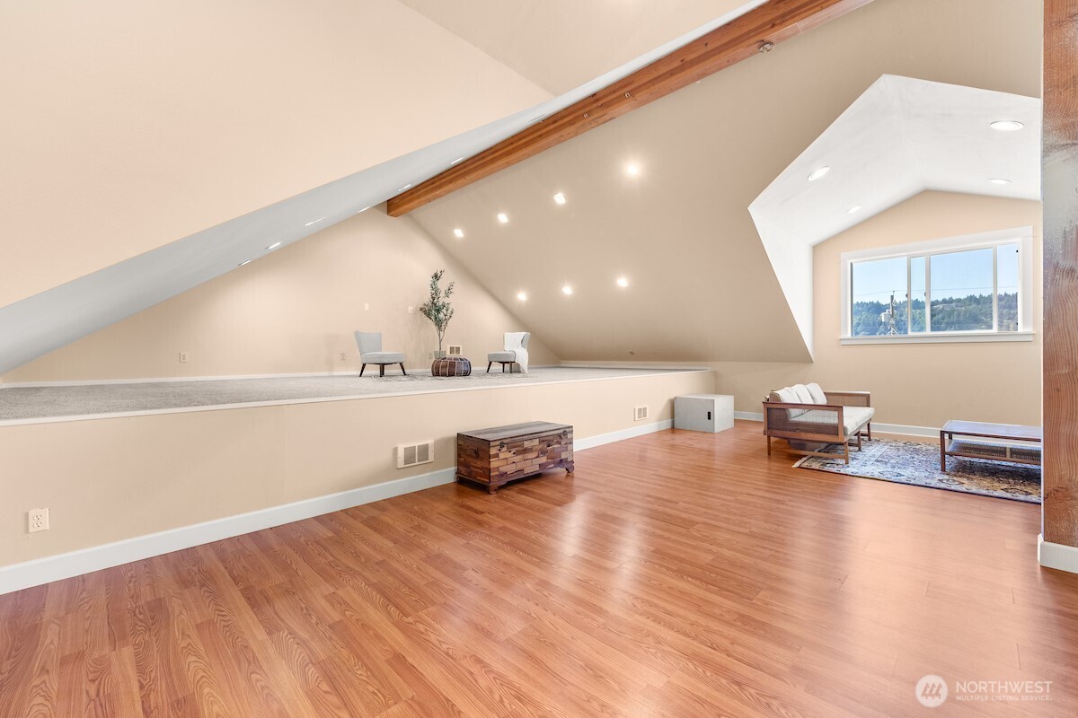 27826 Manzanita Beach Road Southwest Vashon, WA 98070 - Photo 16 of 31 Gallery Image 16