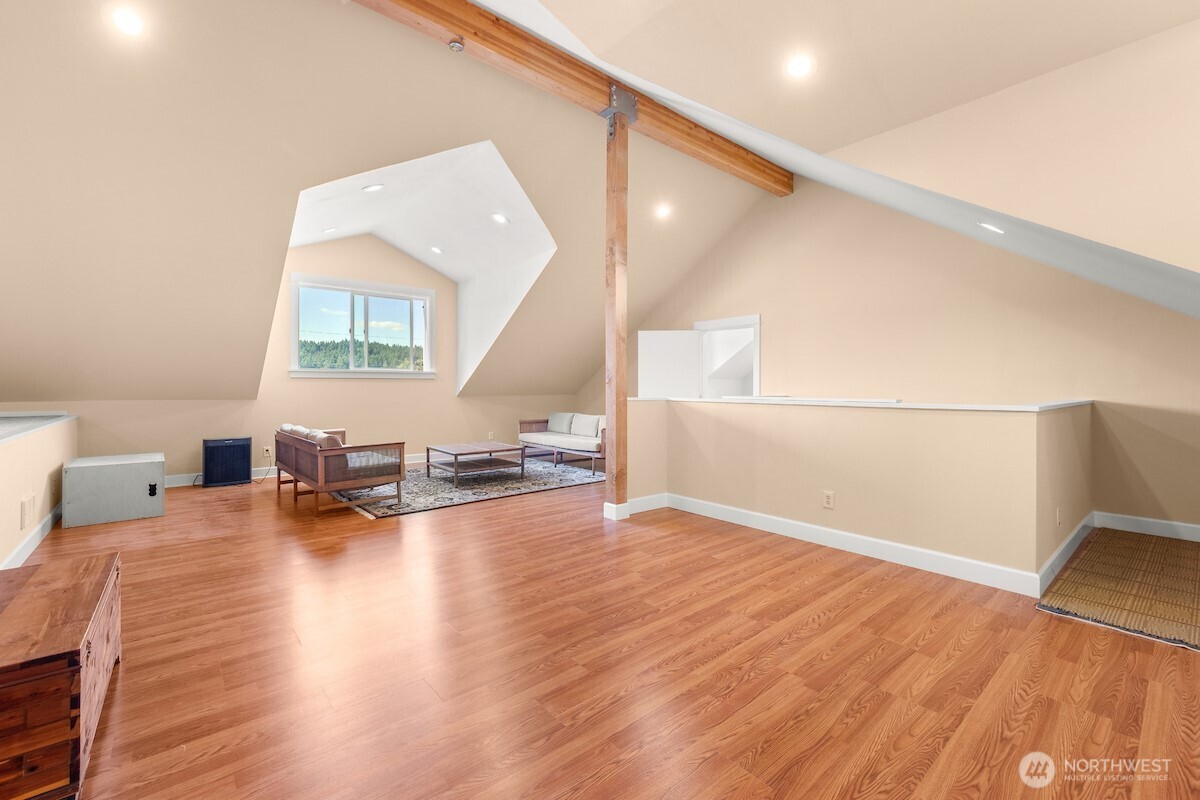 27826 Manzanita Beach Road Southwest Vashon, WA 98070 - Photo 17 of 31 Gallery Image 17