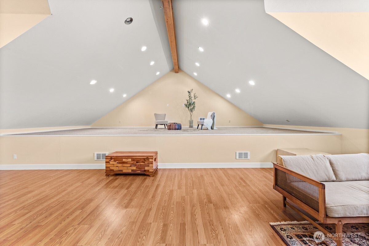 27826 Manzanita Beach Road Southwest Vashon, WA 98070 - Photo 18 of 31 Gallery Image 18