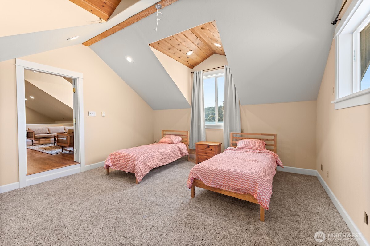 27826 Manzanita Beach Road Southwest Vashon, WA 98070 - Photo 22 of 31 Gallery Image 22