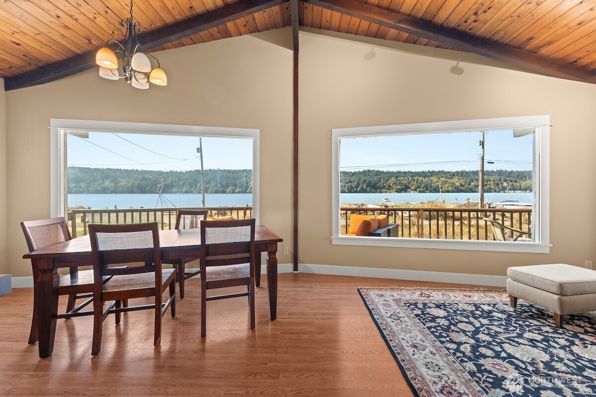 27826 Manzanita Beach Road Southwest Vashon, WA 98070 - Photo 7 of 31 Gallery Image 7