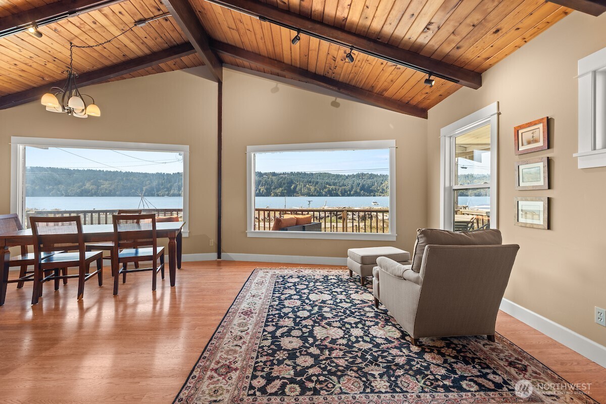 27826 Manzanita Beach Road Southwest Vashon, WA 98070 - Photo 8 of 31 Gallery Image 8