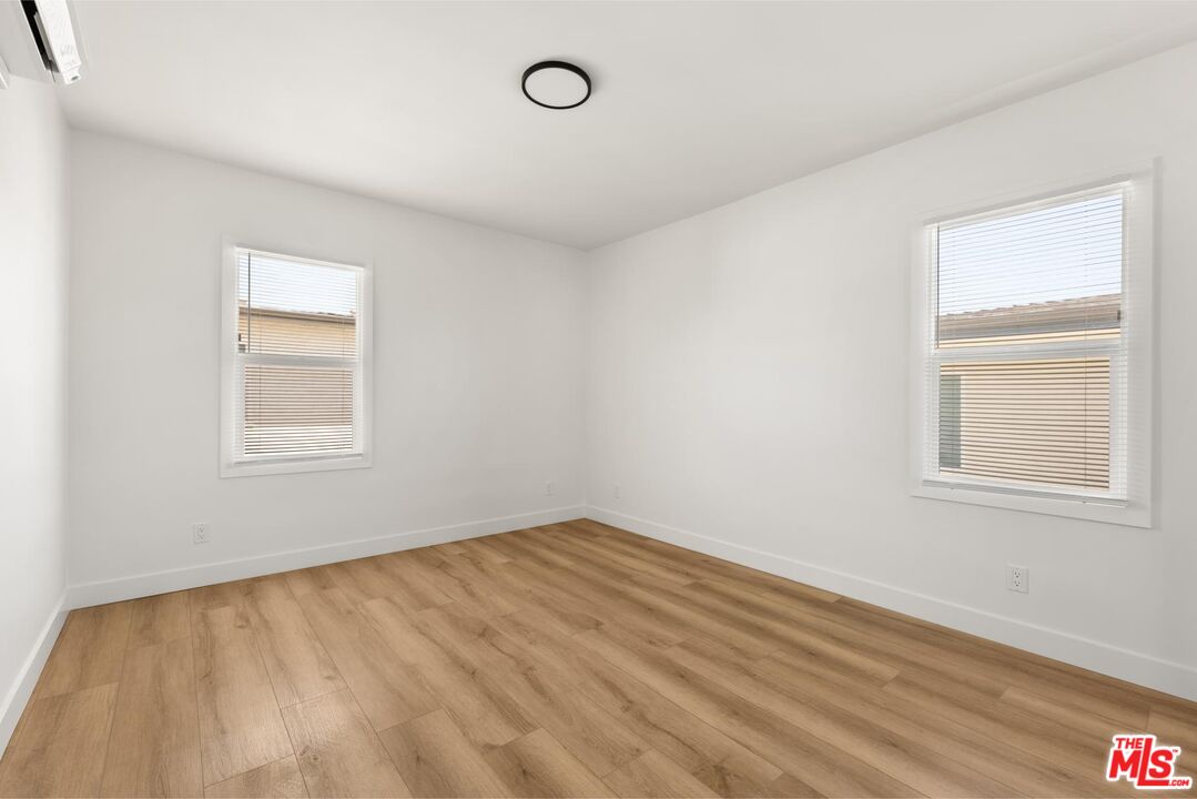 8716 Ramsgate Avenue Los Angeles, CA 90045 - Photo 20 of 37