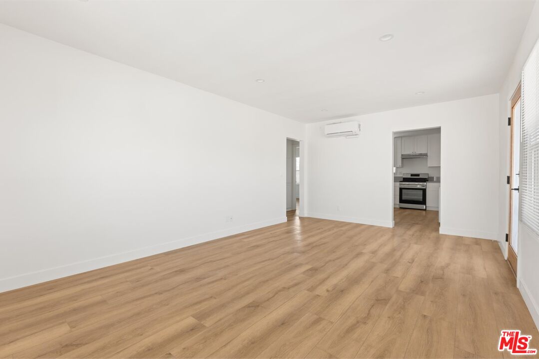 8716 Ramsgate Avenue Los Angeles, CA 90045 - Photo 26 of 37