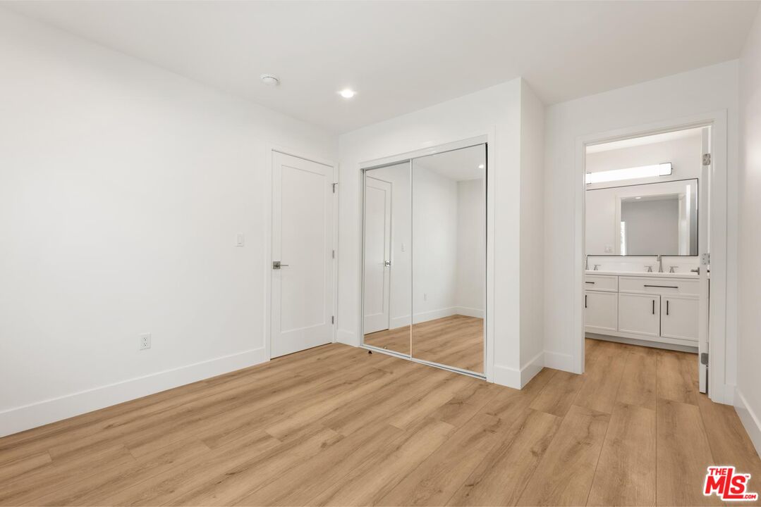 8716 Ramsgate Avenue Los Angeles, CA 90045 - Photo 29 of 37