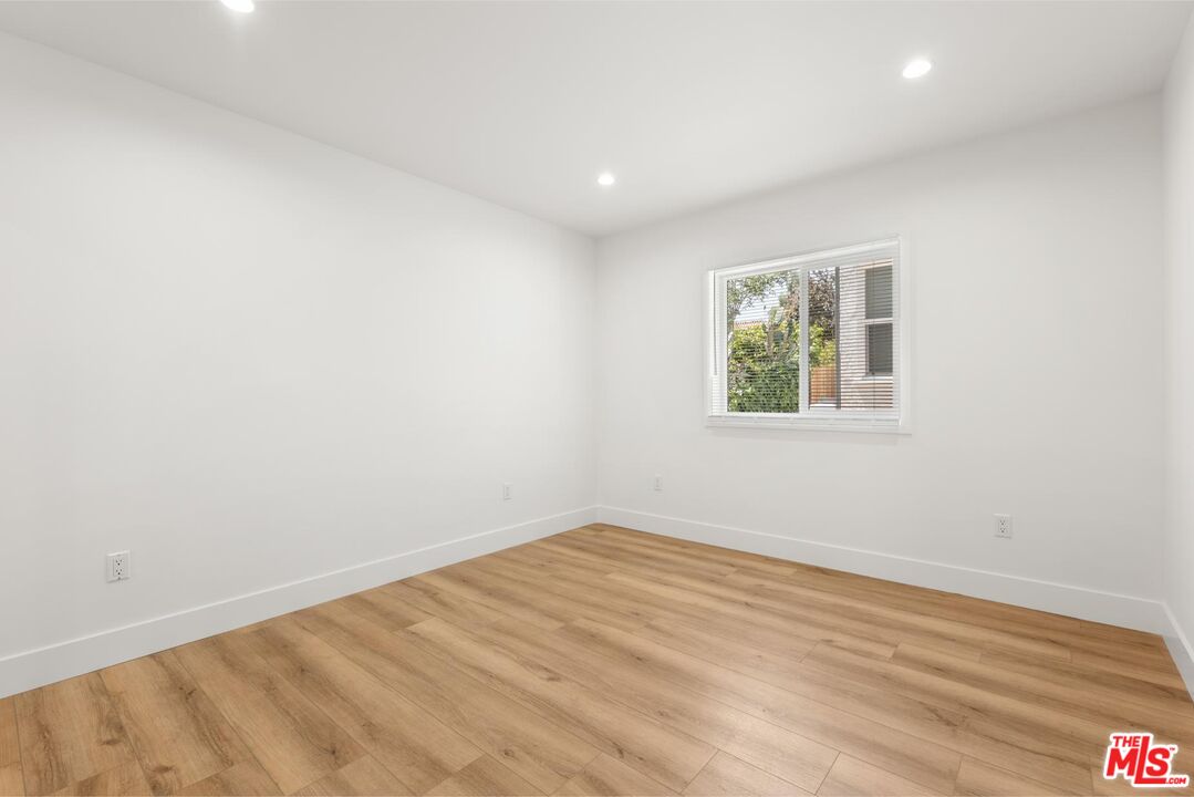 8716 Ramsgate Avenue Los Angeles, CA 90045 - Photo 31 of 37