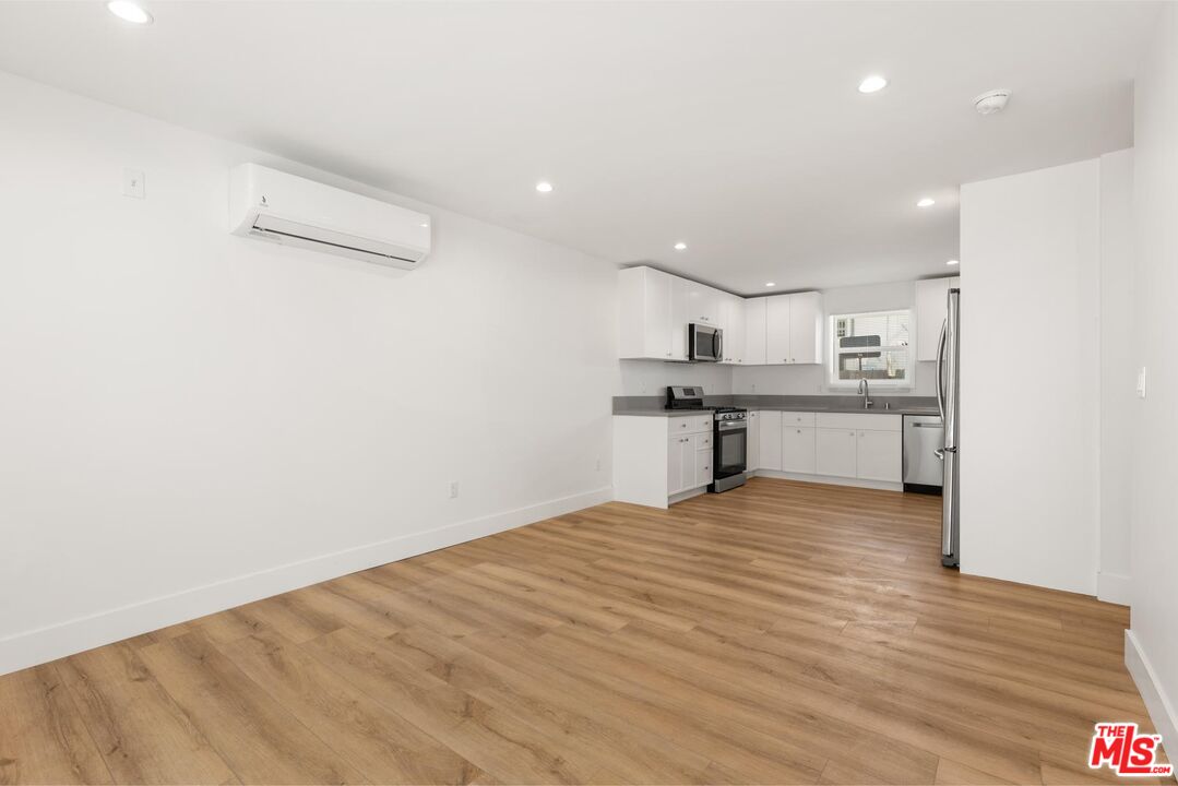 8716 Ramsgate Avenue Los Angeles, CA 90045 - Photo 35 of 37