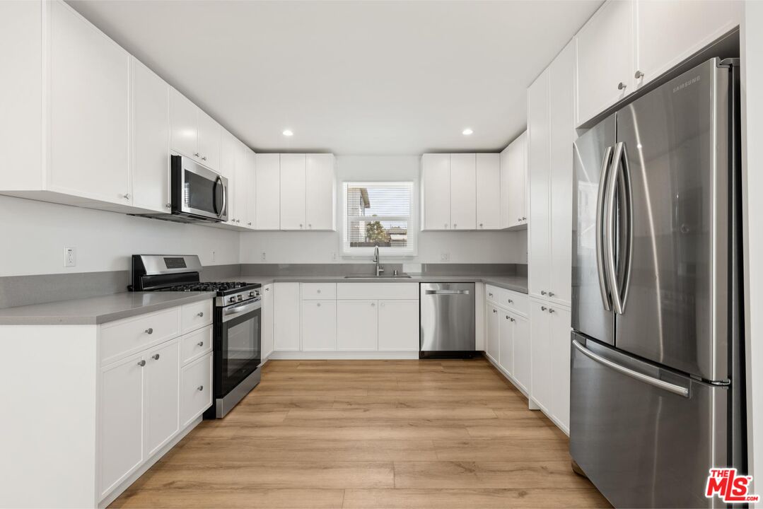 8716 Ramsgate Avenue Los Angeles, CA 90045 - Photo 36 of 37