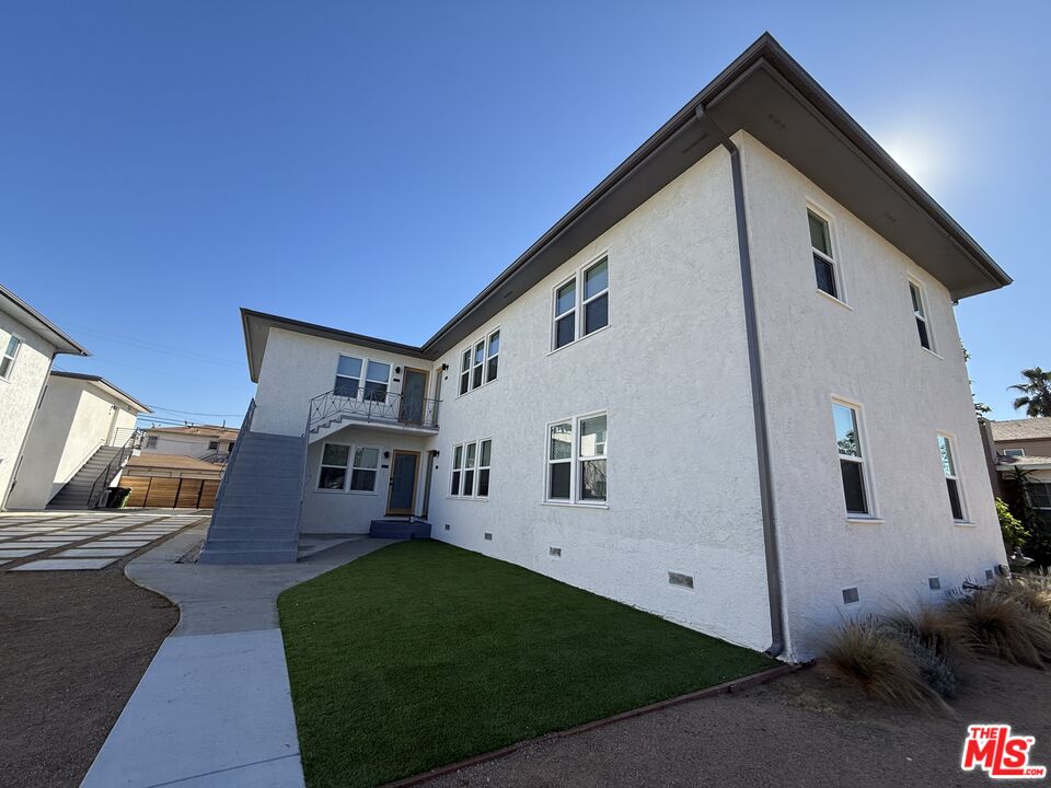 8716 Ramsgate Avenue Los Angeles, CA 90045 - Photo 8 of 37