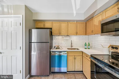 $240,000 | 3220 South 28th Street, Unit 304, Alexandria, VA 22302