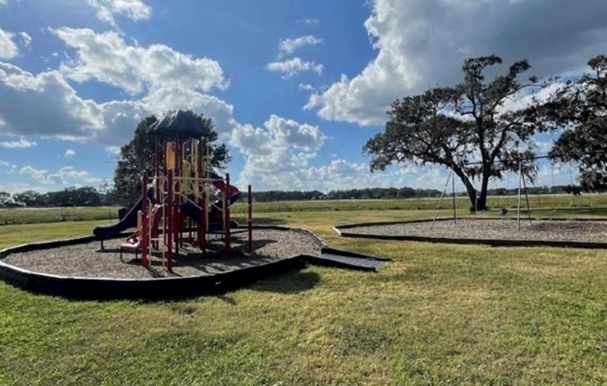 79 Brahman Trail Angleton, TX 77515 - Photo 2 of 5