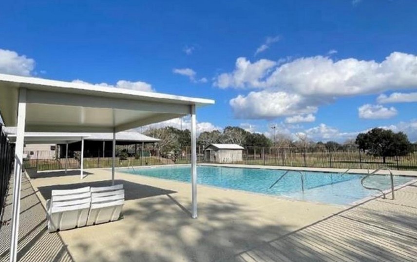 79 Brahman Trail Angleton, TX 77515 - Photo 4 of 5