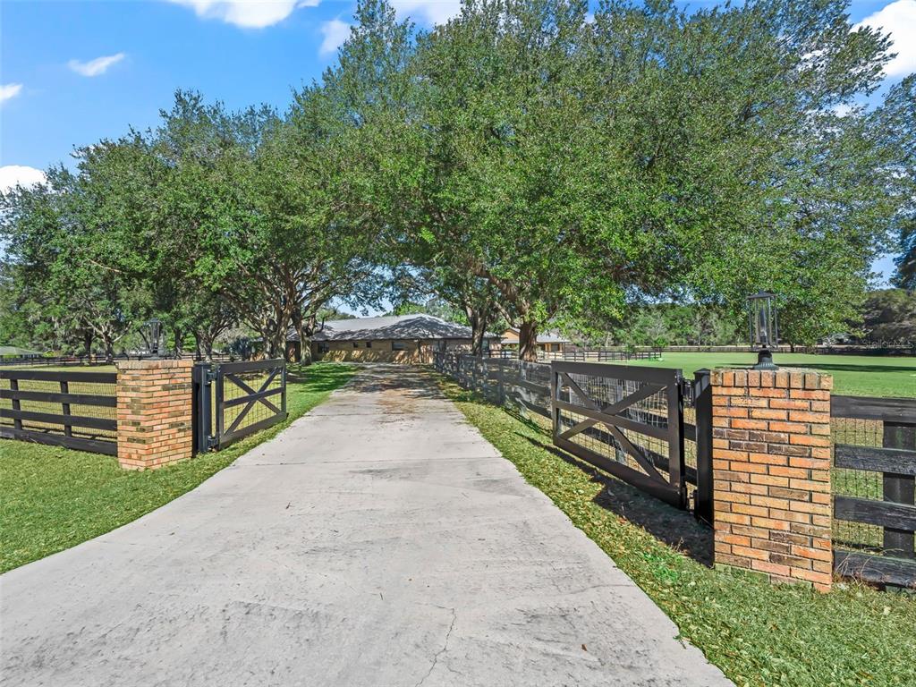 9865 Southwest 74th Avenue Ocala, FL 34476 - Photo 2 of 79