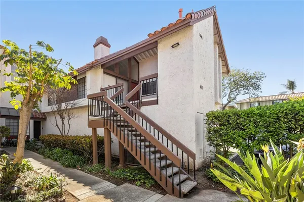 $525,000 | 102 Kauai Lane, Placentia, CA 92870