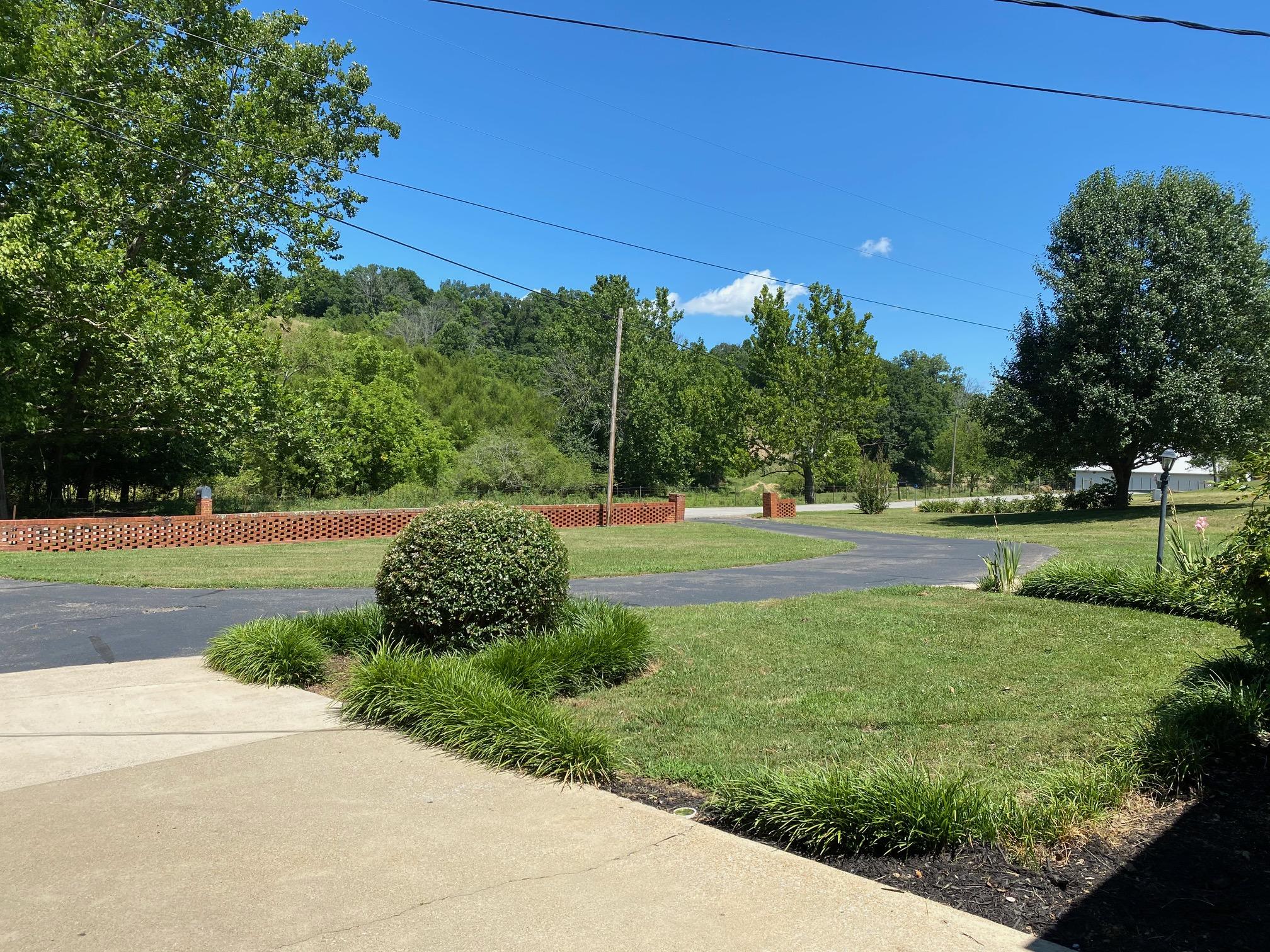 1336 George Malone Road Greeneville, TN 37745 - Photo 2 of 32 Castle front yard