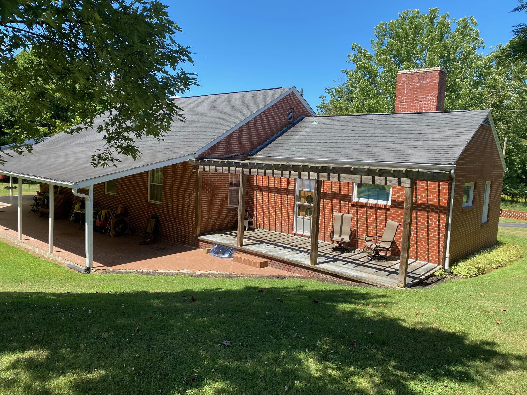 1336 George Malone Road Greeneville, TN 37745 - Photo 7 of 32 Castle back porch