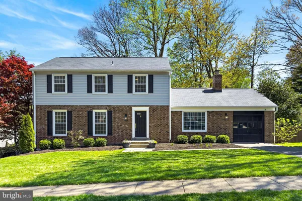 $987,500 | 4915 King Solomon Drive, Annandale, VA 22003