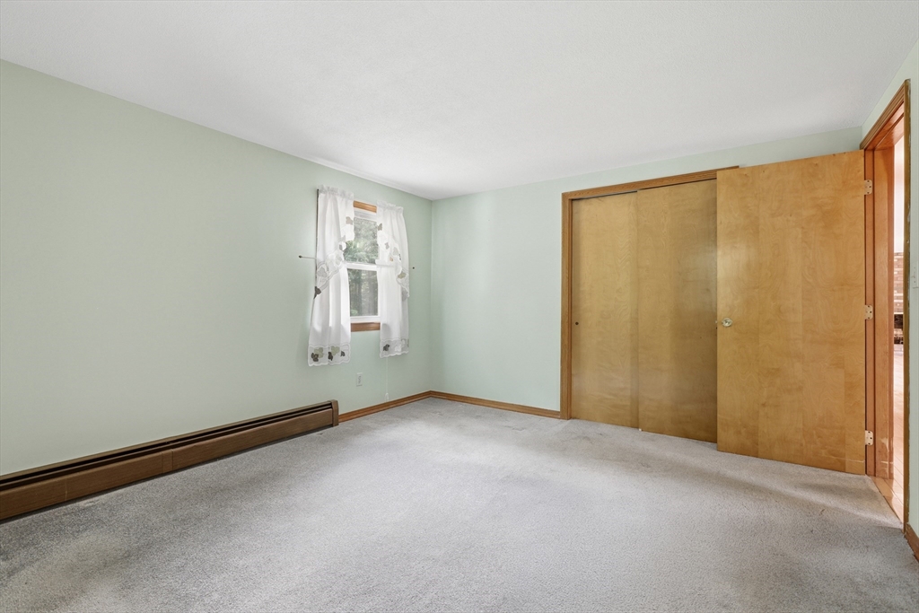 335 Pelham Road Dracut, MA 01826 - Photo 18 of 30