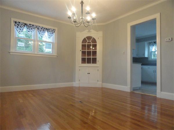 12 Thorndyke Road Worcester, MA 01606 - Photo 5 of 26