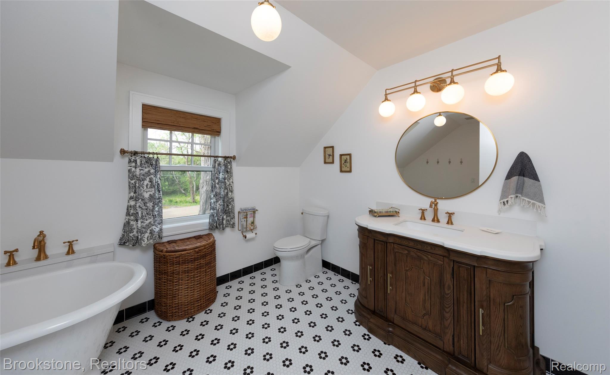 8322 Buckell Lake Road Holly, MI 48442 - Photo 46 of 58 Family bath is massive