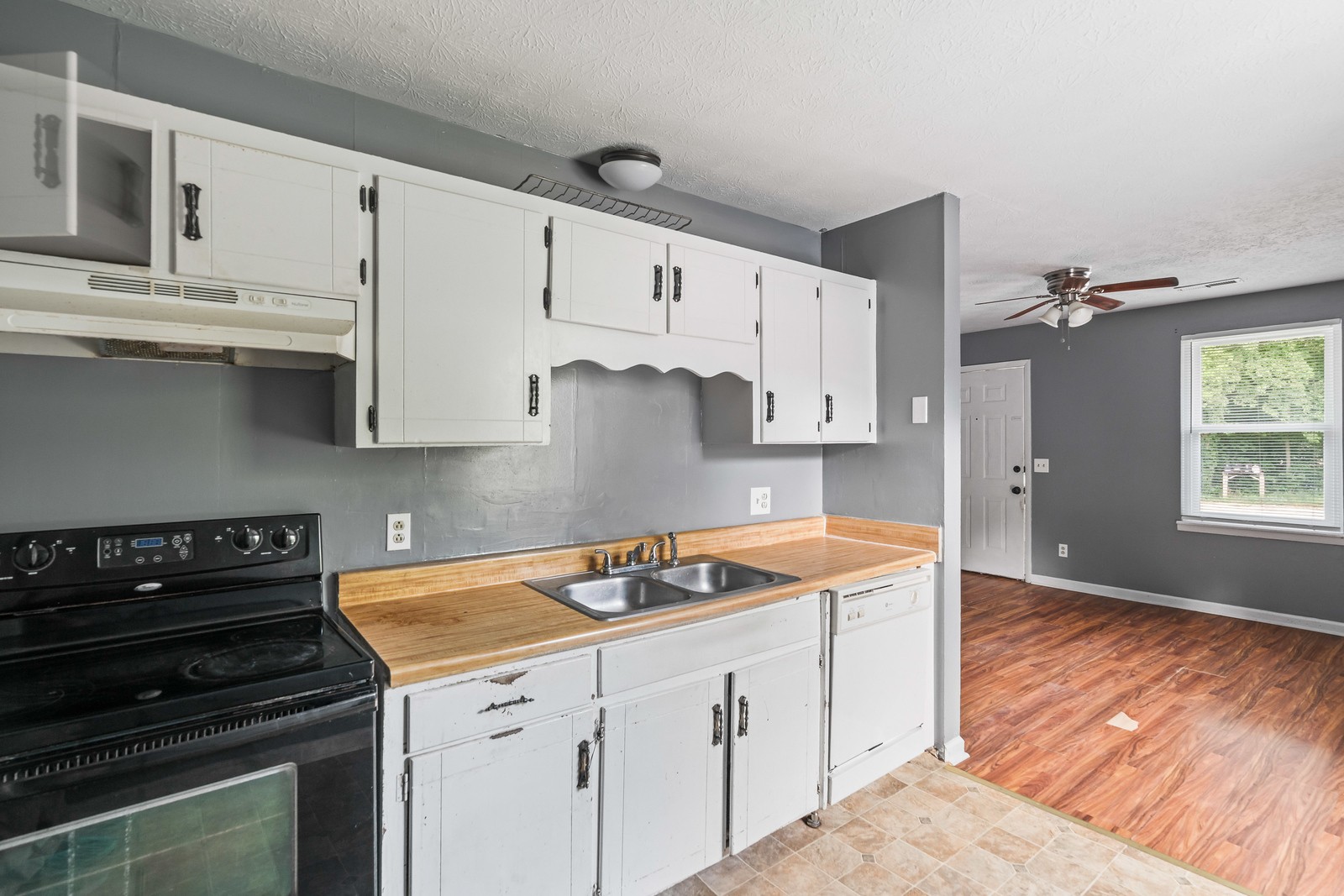 1028 Red Bud Terrace Madison, TN 37115 - Photo 3 of 4