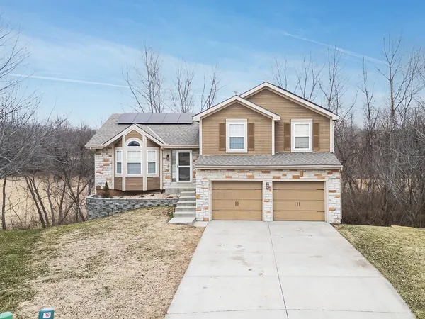 $419,950 | 11911 North Charlotte Street, Kansas City, MO 64155