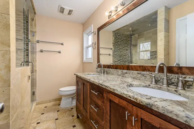 $435,000 | 11911 North Charlotte Street, Kansas City, MO 64155