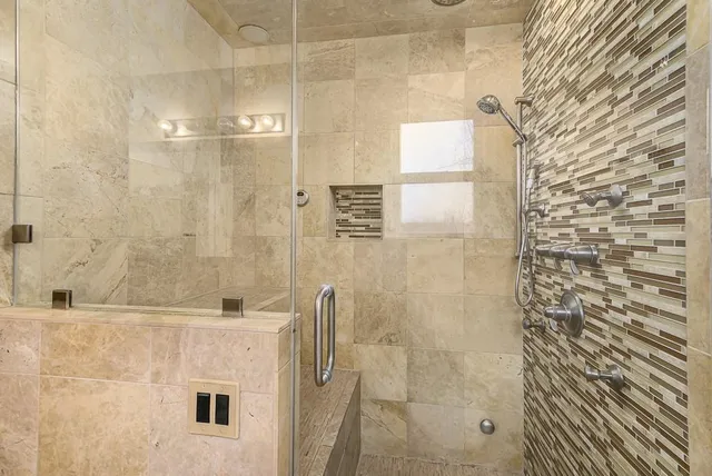 $435,000 | 11911 North Charlotte Street, Kansas City, MO 64155