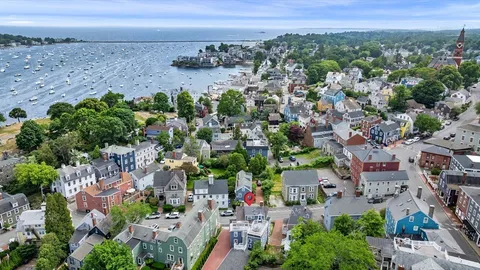 $639,000 | 12 Darling Street, Unit 2, Marblehead, MA 01945