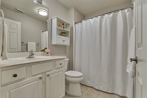 $250,000 | 7 Greenwich Place, Conroe, TX 77384