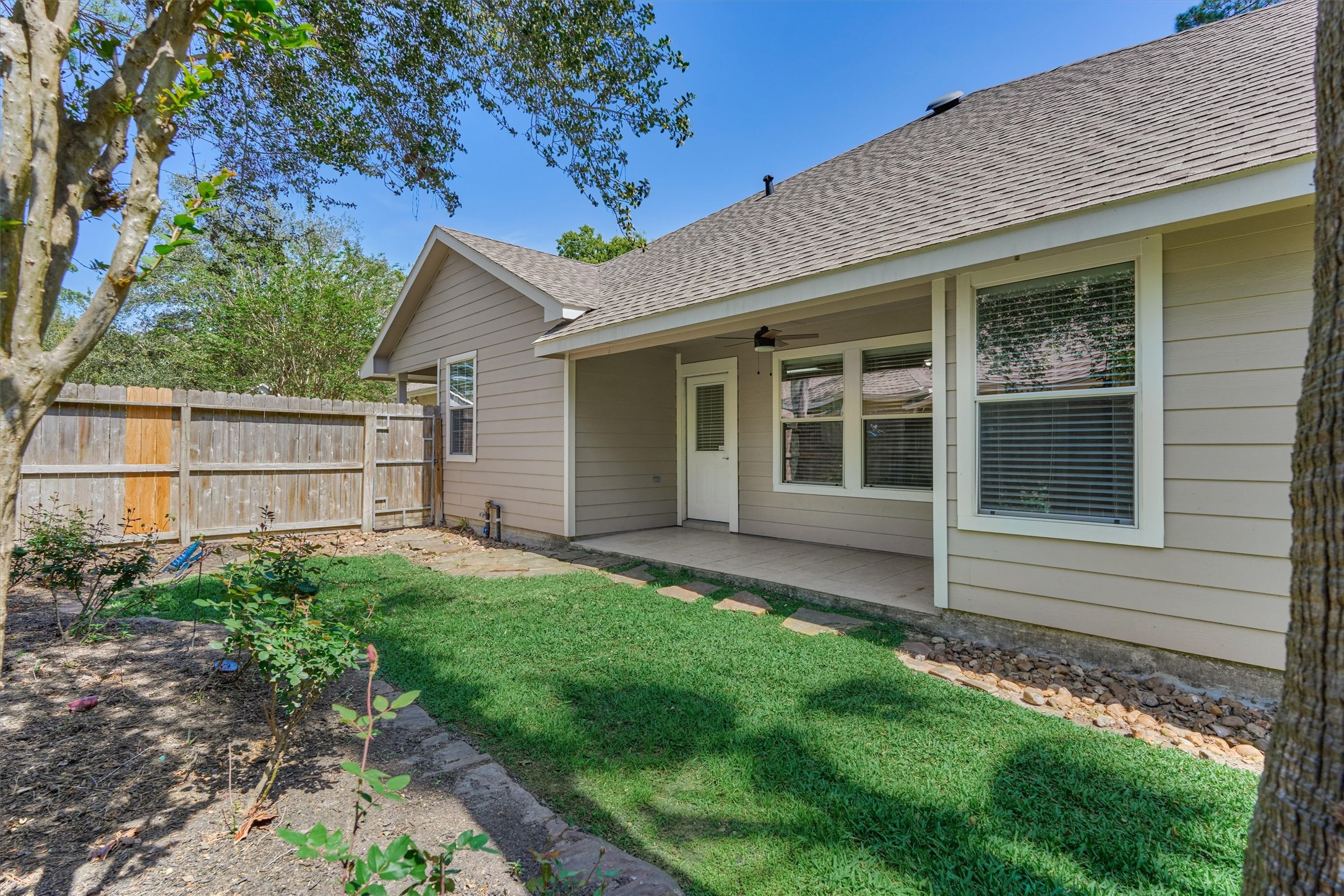 7 Greenwich Place Conroe, TX 77384 - Photo 20 of 28