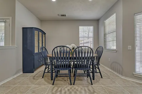 $250,000 | 7 Greenwich Place, Conroe, TX 77384