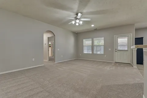 $250,000 | 7 Greenwich Place, Conroe, TX 77384