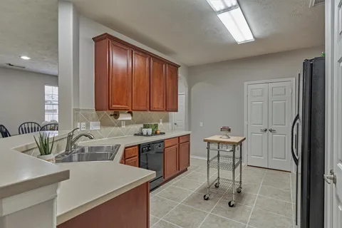 $250,000 | 7 Greenwich Place, Conroe, TX 77384