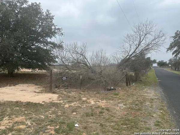 $79,500 | 3 Stevens Road, Von Ormy, TX 78073