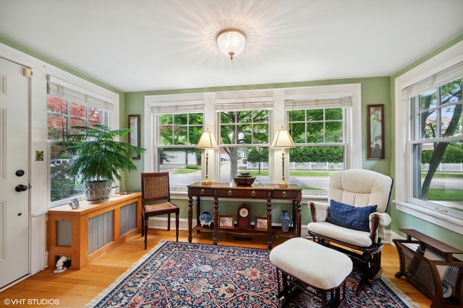 315 16th Street Wilmette, IL 60091 - Photo 13 of 31 a living room with furniture and a table