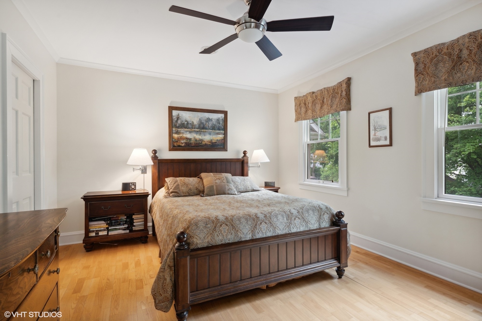 315 16th Street Wilmette, IL 60091 - Photo 16 of 31 a bedroom with a bed furniture and a window