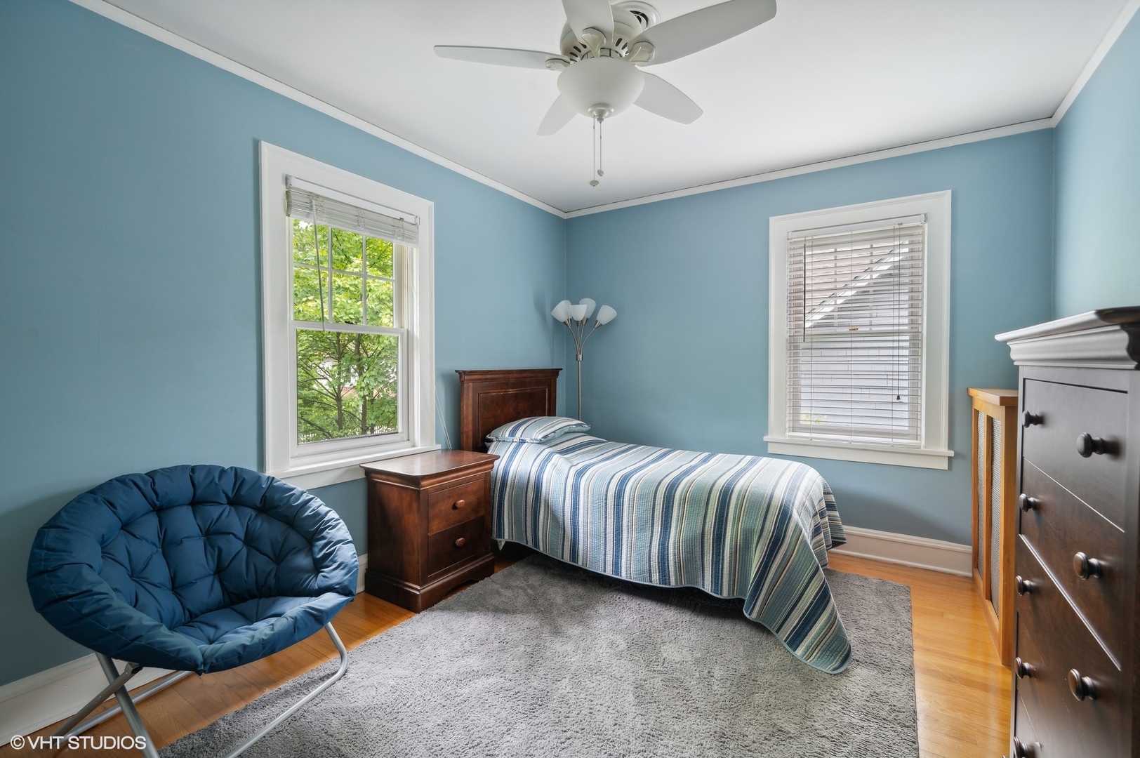315 16th Street Wilmette, IL 60091 - Photo 19 of 31 a bedroom with a bed and a window