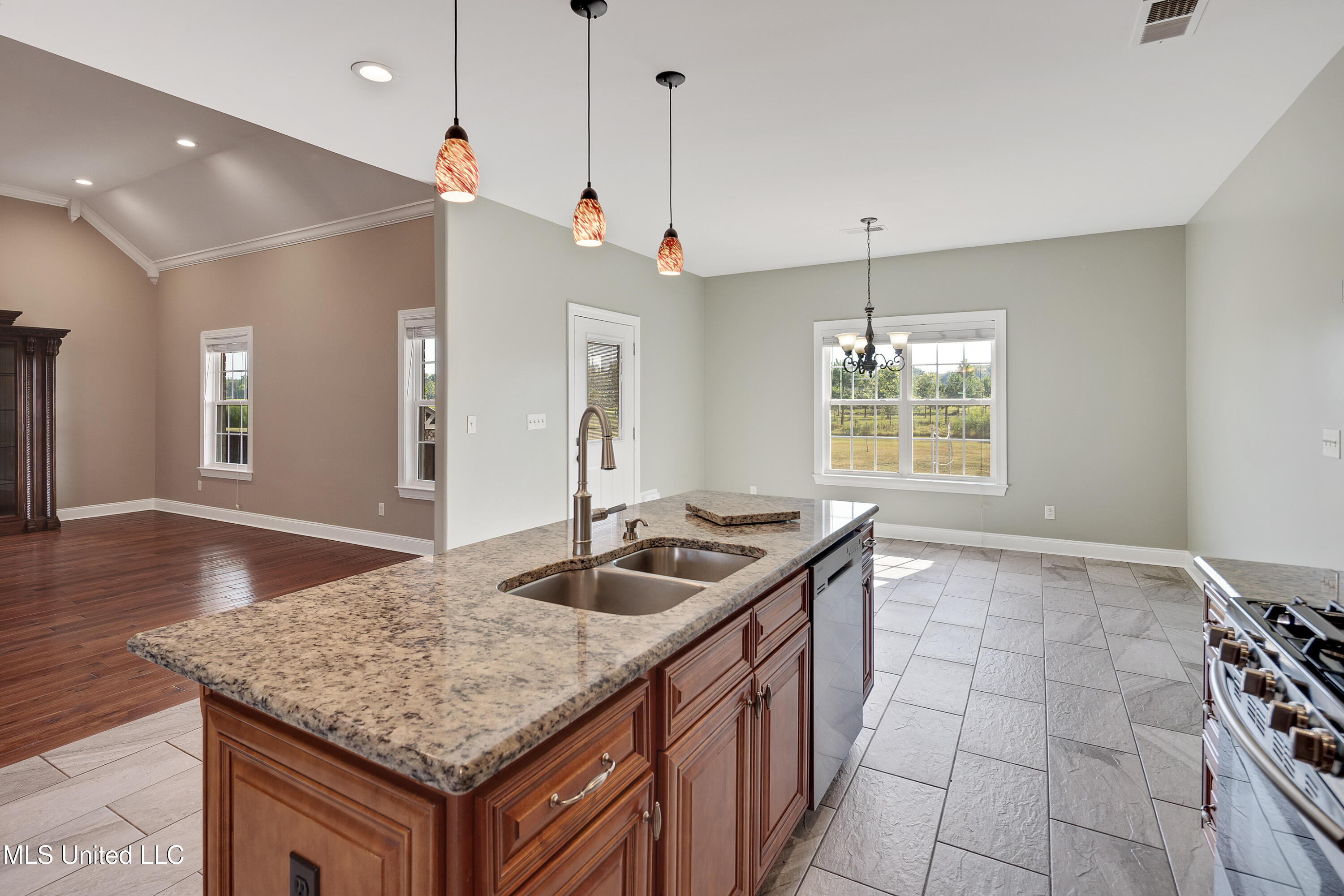 1778 Sunset Farms Drive Hernando, MS 38632 - Photo 15 of 64 *