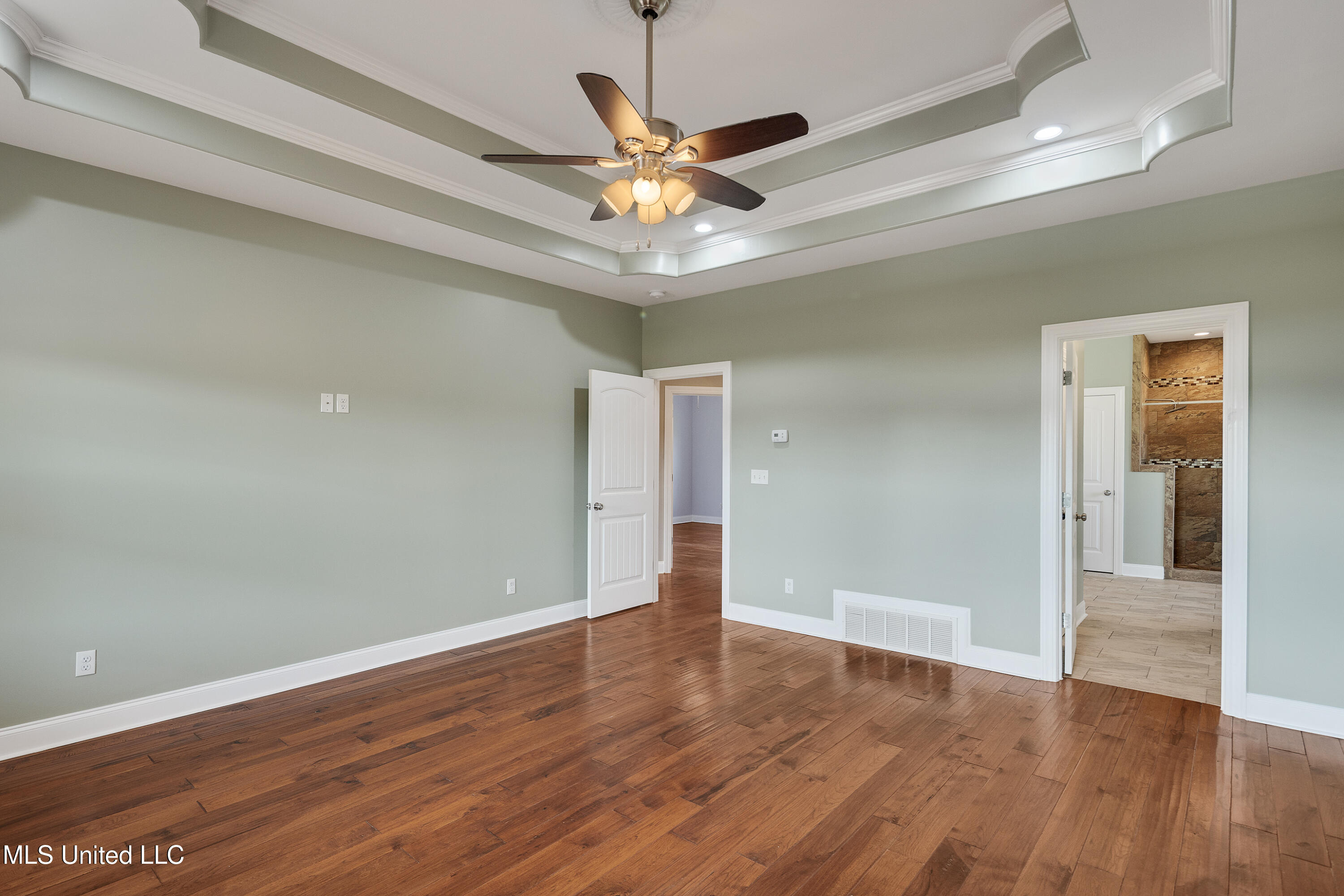 1778 Sunset Farms Drive Hernando, MS 38632 - Photo 20 of 64 Master Suite w/his & hers walk-in closet