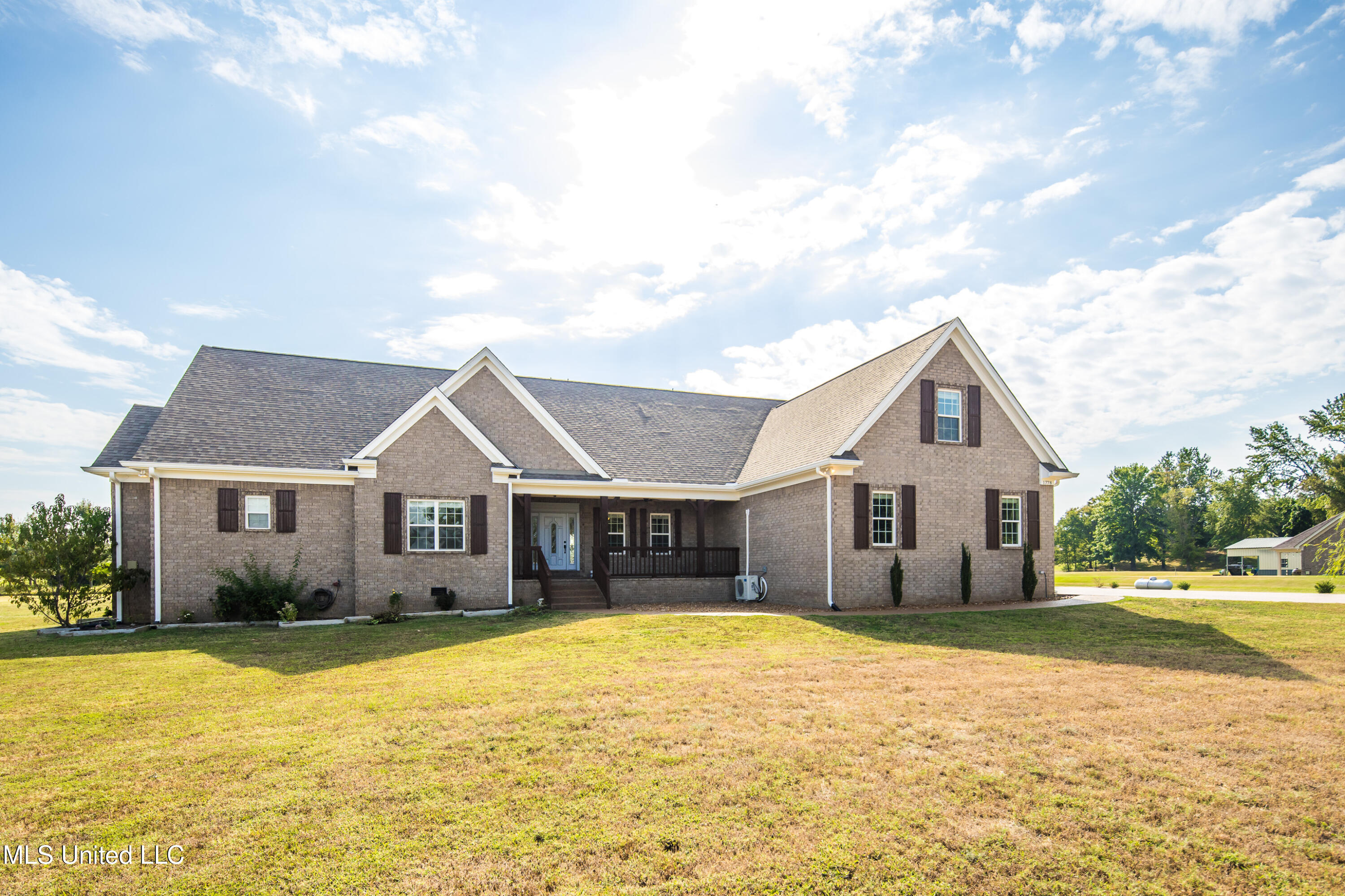 1778 Sunset Farms Drive Hernando, MS 38632 - Photo 2 of 64 Front view